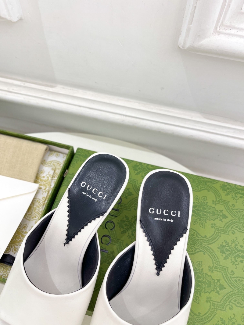 Gucci Flat Shoes